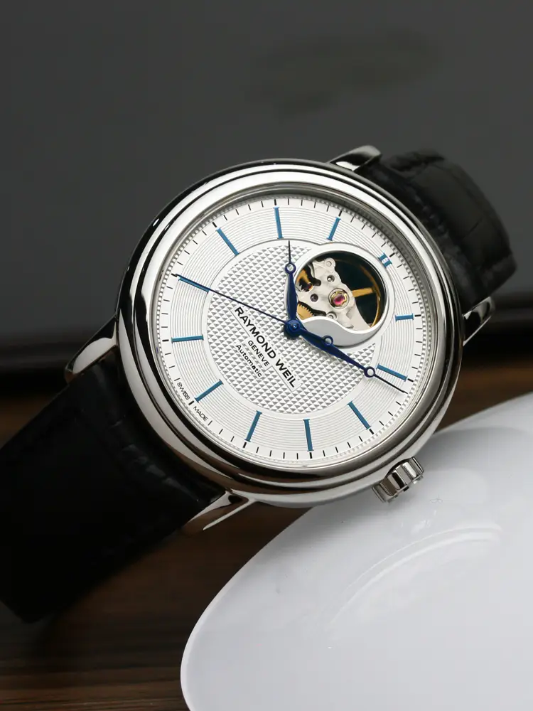 Banner Cat Raymond Weil