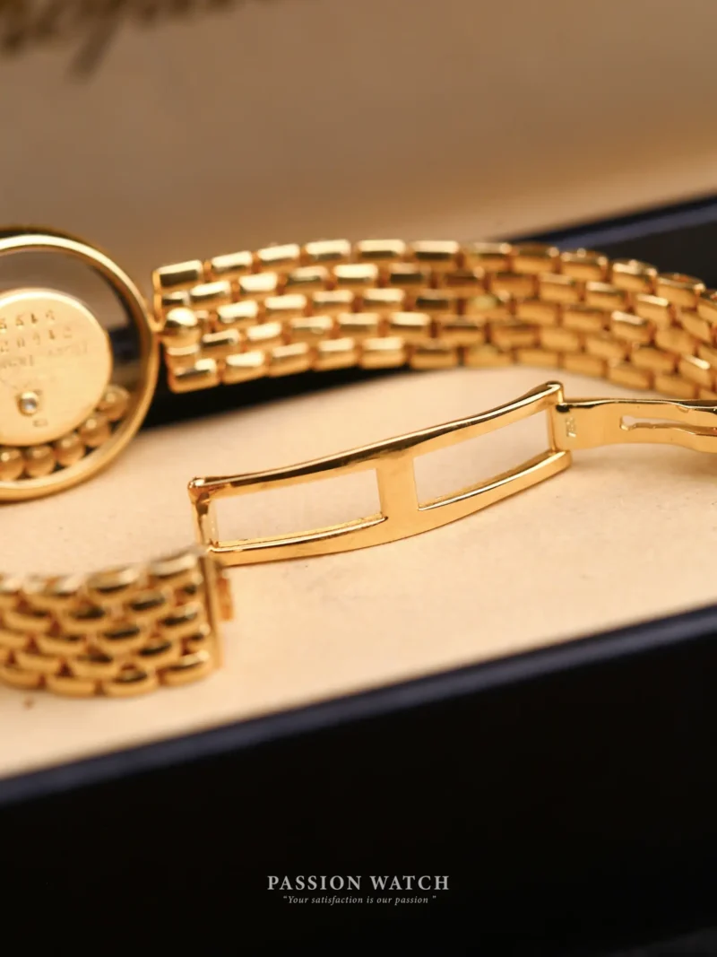 Đồng Hồ Chopard Happy Diamonds 5199 15 Khóa gập 3 chất liệu vàng khối của đồng hồ nữ Chopard Happy Diamonds 5199