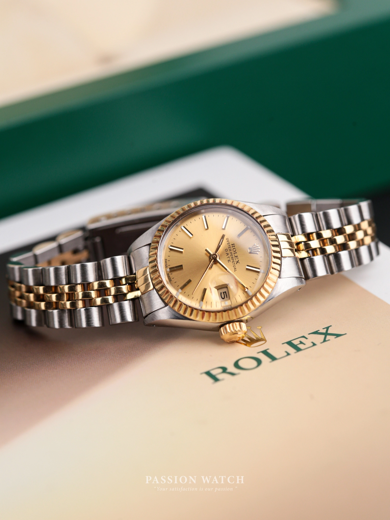 Đồng Hồ Rolex Lady-Datejust 26 6917 Mặt Số Vàng Champagne 2 Đồng Hồ Nữ Rolex Lady-Datejust 26 6917 Mặt Số Vàng Champagne