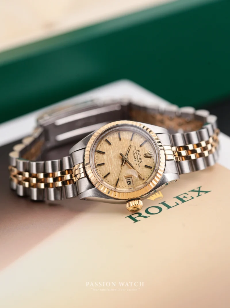 Đồng Hồ Rolex Nữ Rolex Lady-Datejust 26 6917 Mặt Số Vàng Linen