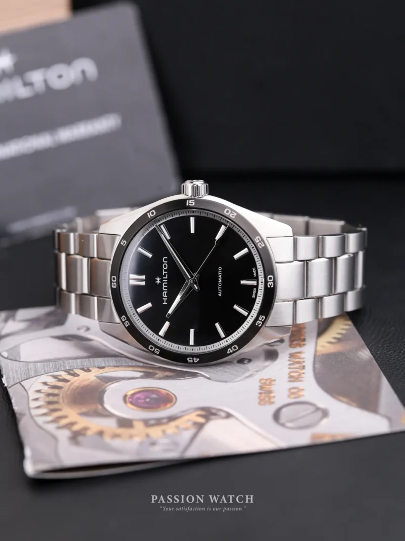 Đồng Hồ Hamilton Jazzmaster Performer H36205130 Thiết kế dây thép không gỉ mặt số màu đen