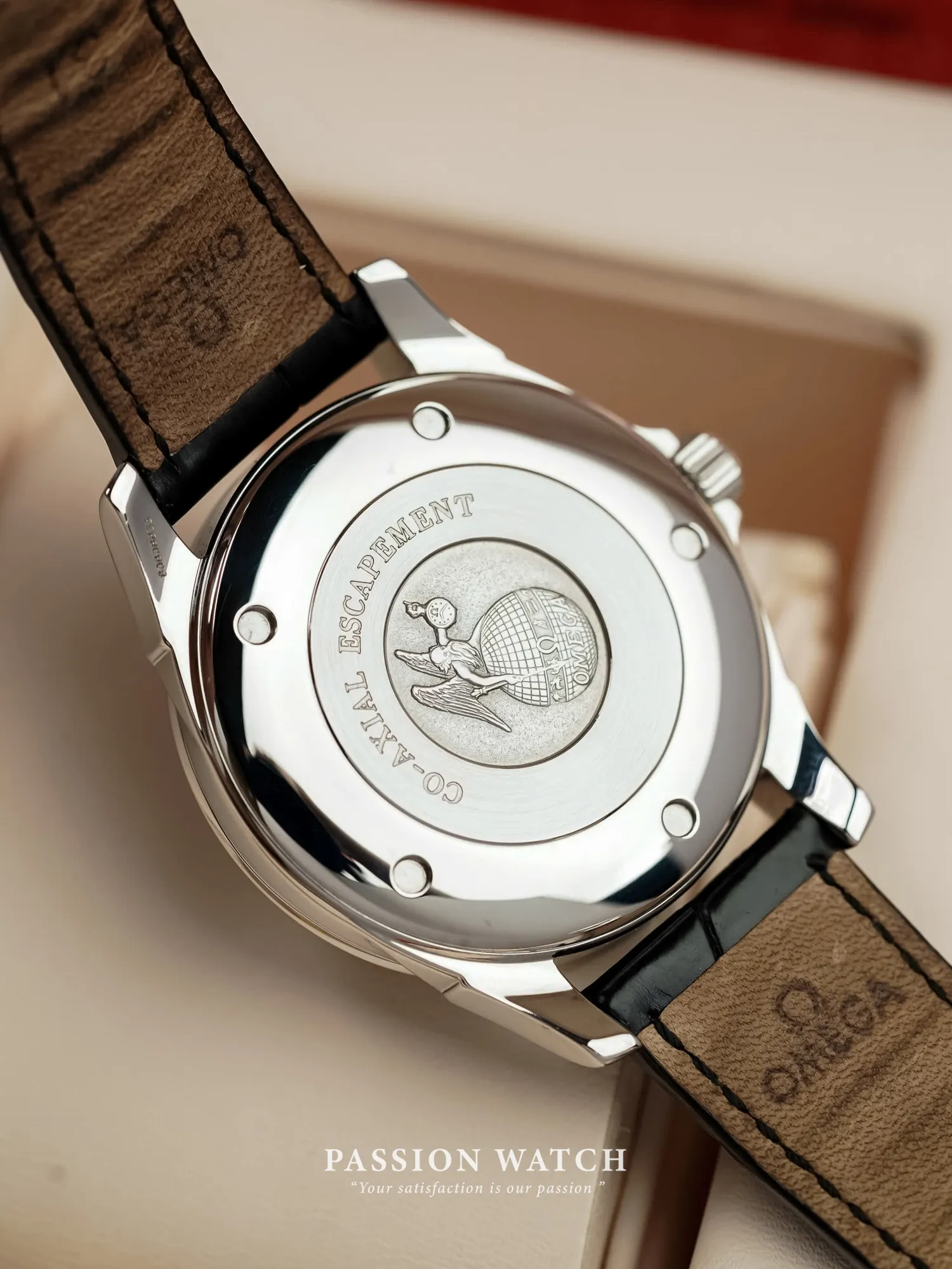 Đồng Hồ Omega De Ville Co-Axial Chronometer 4831.40.31 7 Đồng Hồ Omega De Ville Co-Axial Chronometer 4831.40.31 đáy kín khắc logo omega